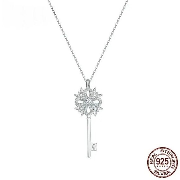 NWT S925 Sterling Silver CZ Elegant Four Point Key Pendant Necklace Women's 16" - Picture 4 of 11